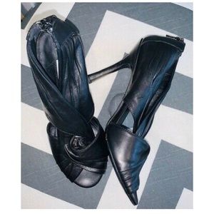 ⬇️$325 New VERA WANG LAVENDER heels leather pumps